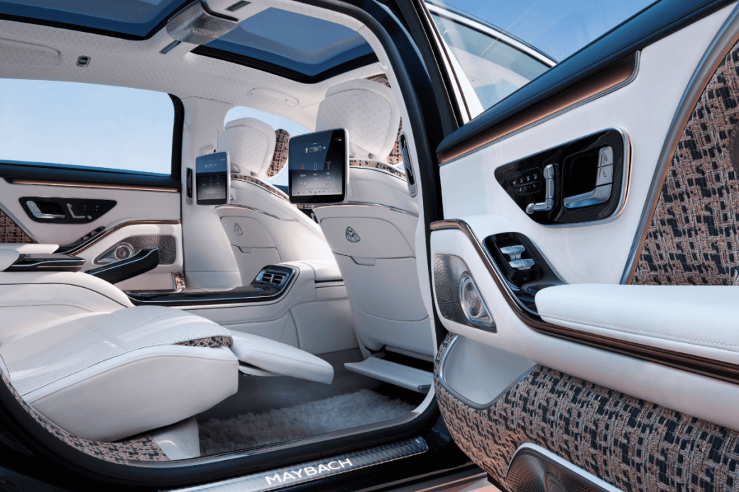 Mercedes-Maybach S-Class Haute Voiture（2023年）