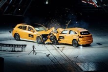 Mercedesの衝突実験