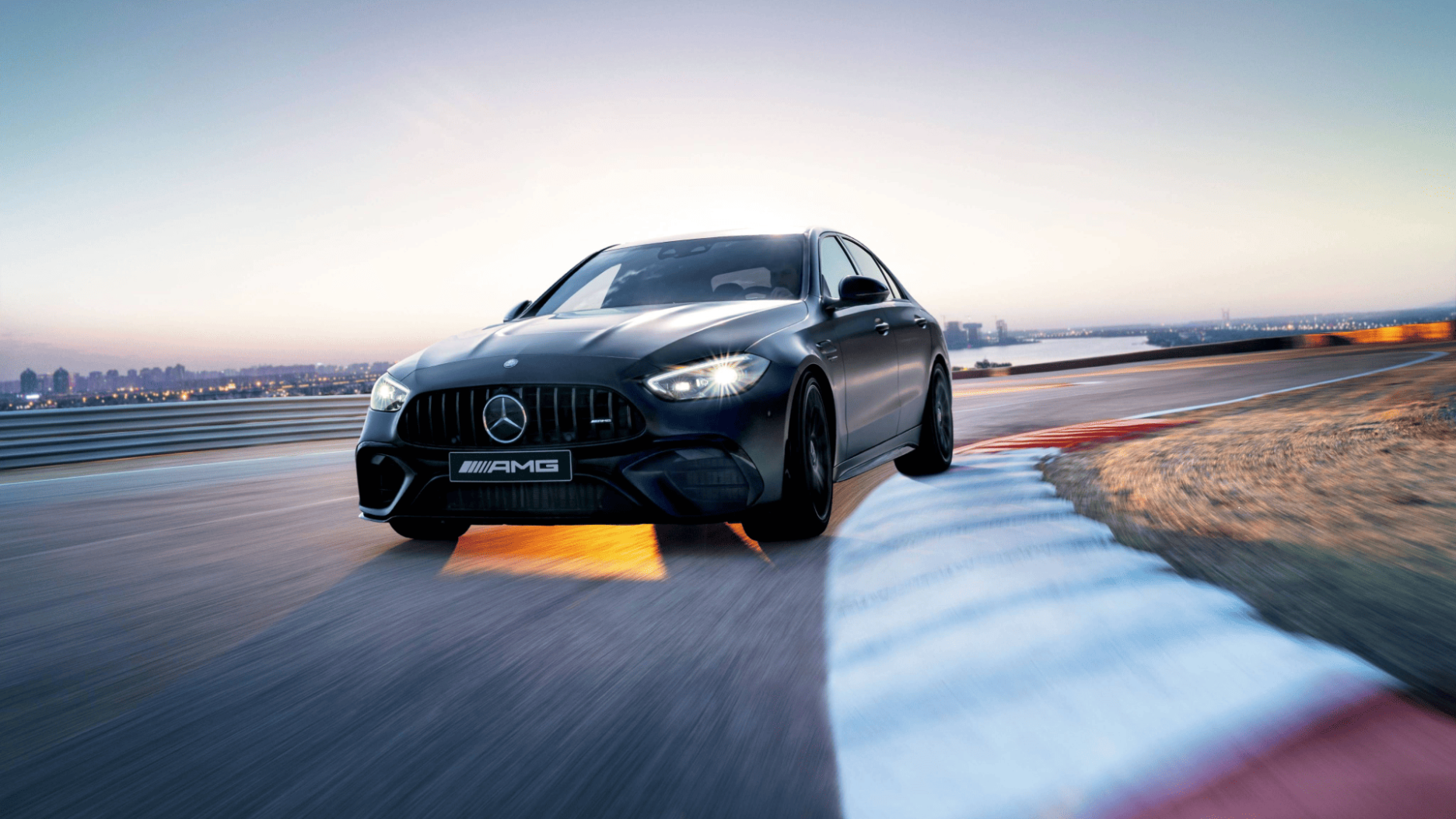 Mercedes-AMGエクスペリエンス