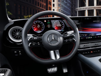 CLA with EQ Technology（マルチファンクションステアリング）